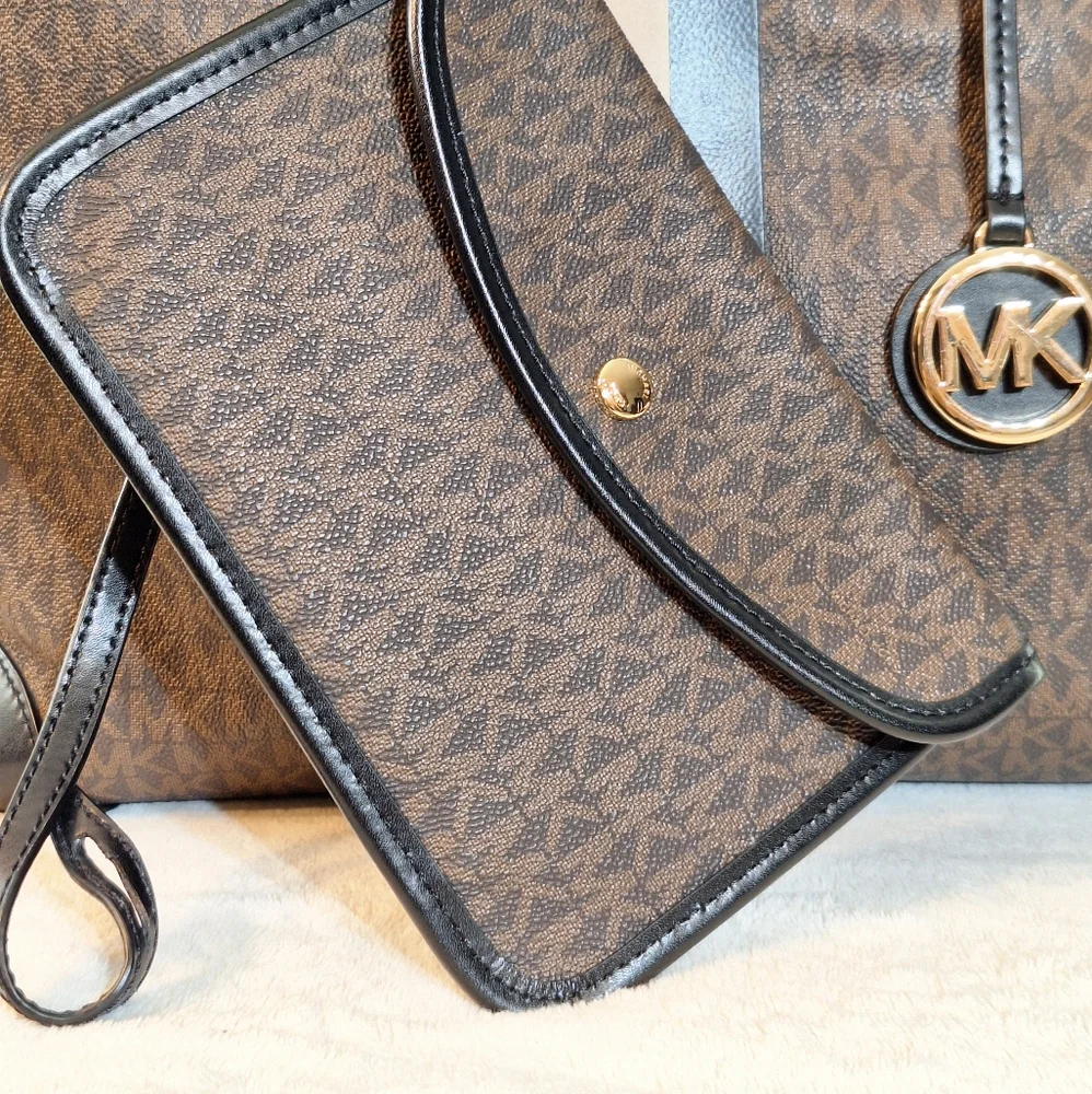 CLEAN Michel Kors Eva Large Tote - Picture 11 of 15